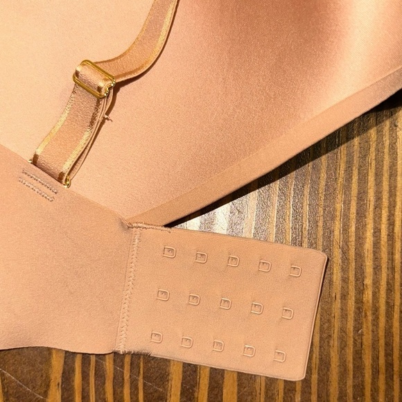 knix WingWoman Countour Wireless Warm Sand Supportive Bra 6+ (34DDD, 32F, 34F) - Picture 8 of 12